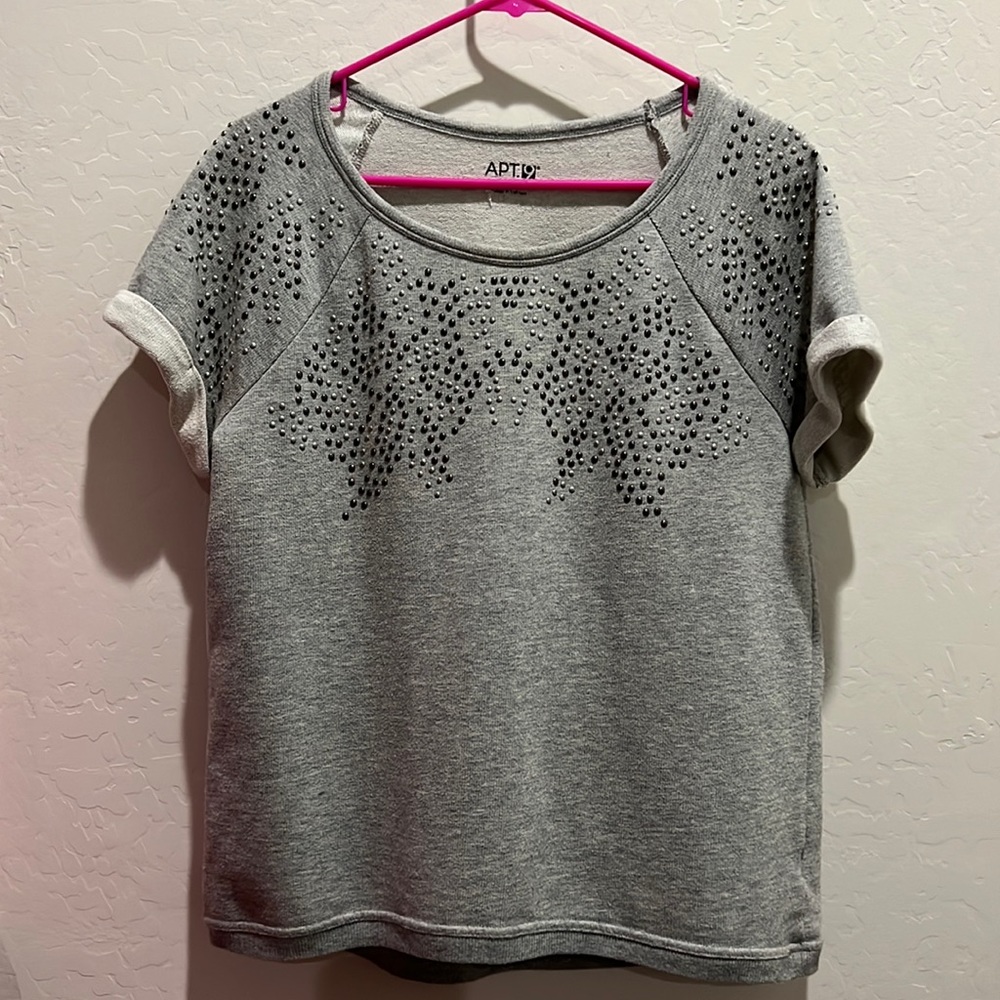 Apt 9 Short Sleeve Embellished Sweatshirt. Size Med.